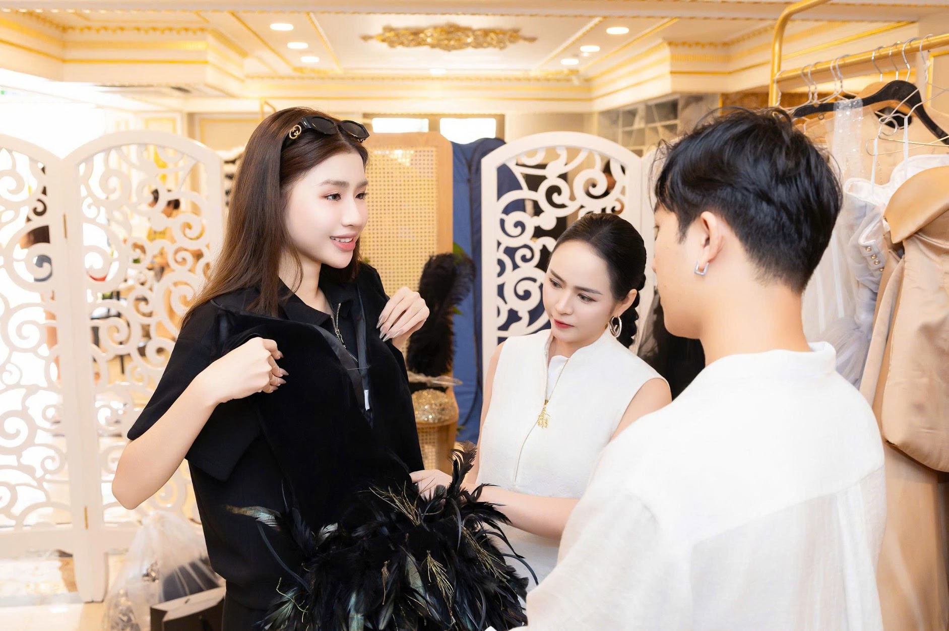 Không khí tất bật hậu trường trước giờ G của Vietnam Beauty Fashion Fest lần thứ 12- Ảnh 4.