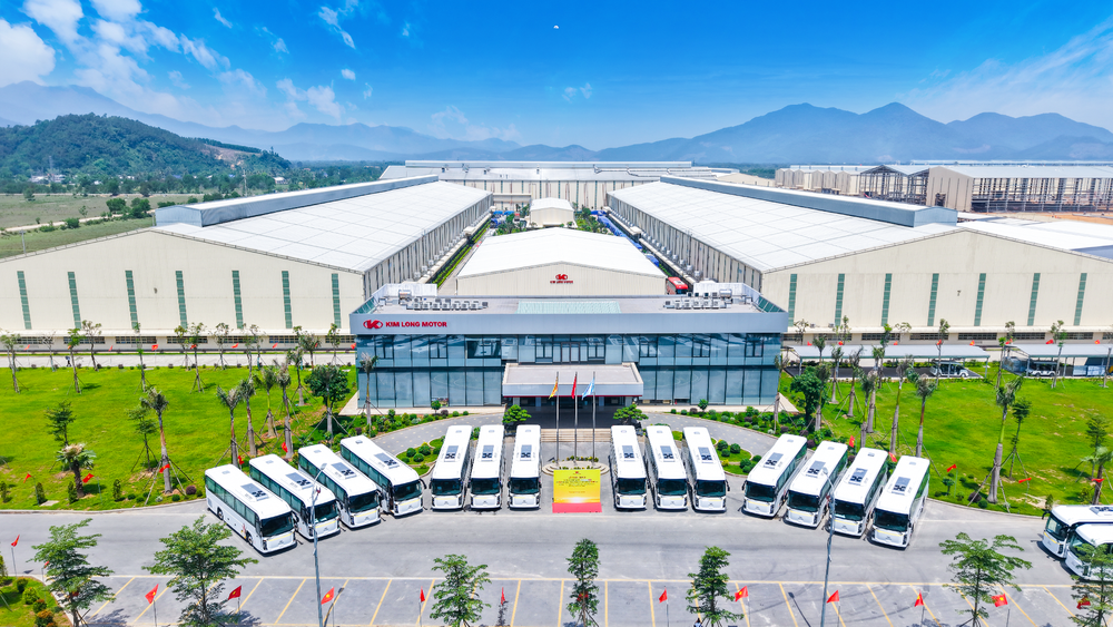 Bắt tay "ông lớn" LG xây nhà máy pin 1.200 tỷ ở Huế: Kim Long Motor có tiềm lực thế nào? - Ảnh 1.