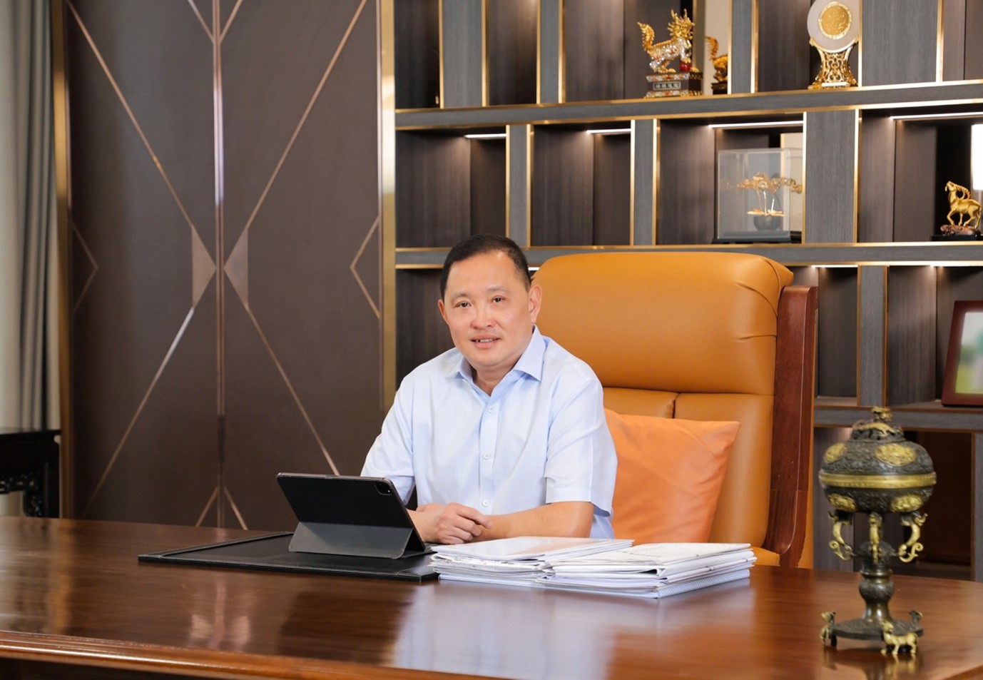 Chủ tịch Phát Đạt bán 88 triệu cổ phiếu PDR, dự kiến thu về 2.000 tỷ đồng và khẳng định: "Đây không phải động thái thoái vốn" - Ảnh 1. Chủ tịch Phát Đạt bán 88 triệu cổ phiếu PDR, dự kiến thu về 2.000 tỷ đồng và khẳng định: "Đây không phải động thái thoái vốn" - Ảnh 1.