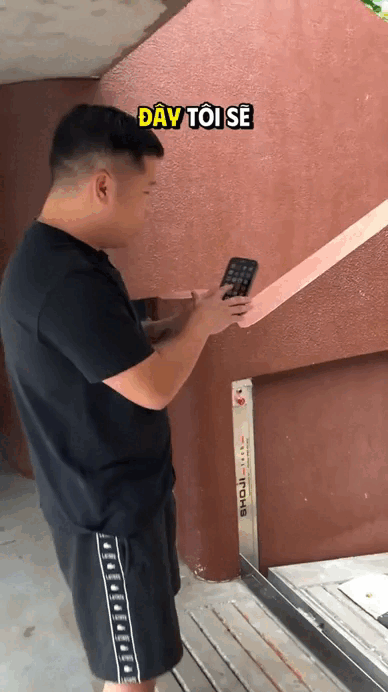 Viral nhất TikTok: Ngôi nhà "bất khả xâm phạm" giữa biển nước Hà Nội nhờ cửa chống ngập 200 triệu, chủ nhà là ông trùm chuỗi Nhậu Tự Do cực hot!- Ảnh 4.