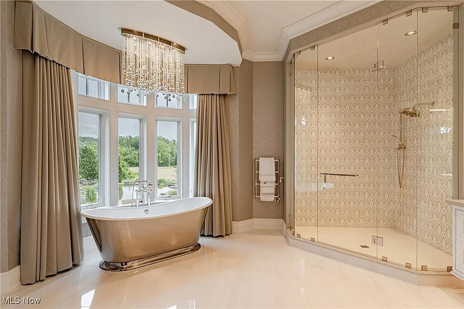 "Nhà tân hôn" 457 tỷ của Taylor Swift - Travis Kelce: Sang chảnh đến lóa mắt, "cô tiếng Anh và thầy thể dục" ở đây là đúng bài!- Ảnh 7.