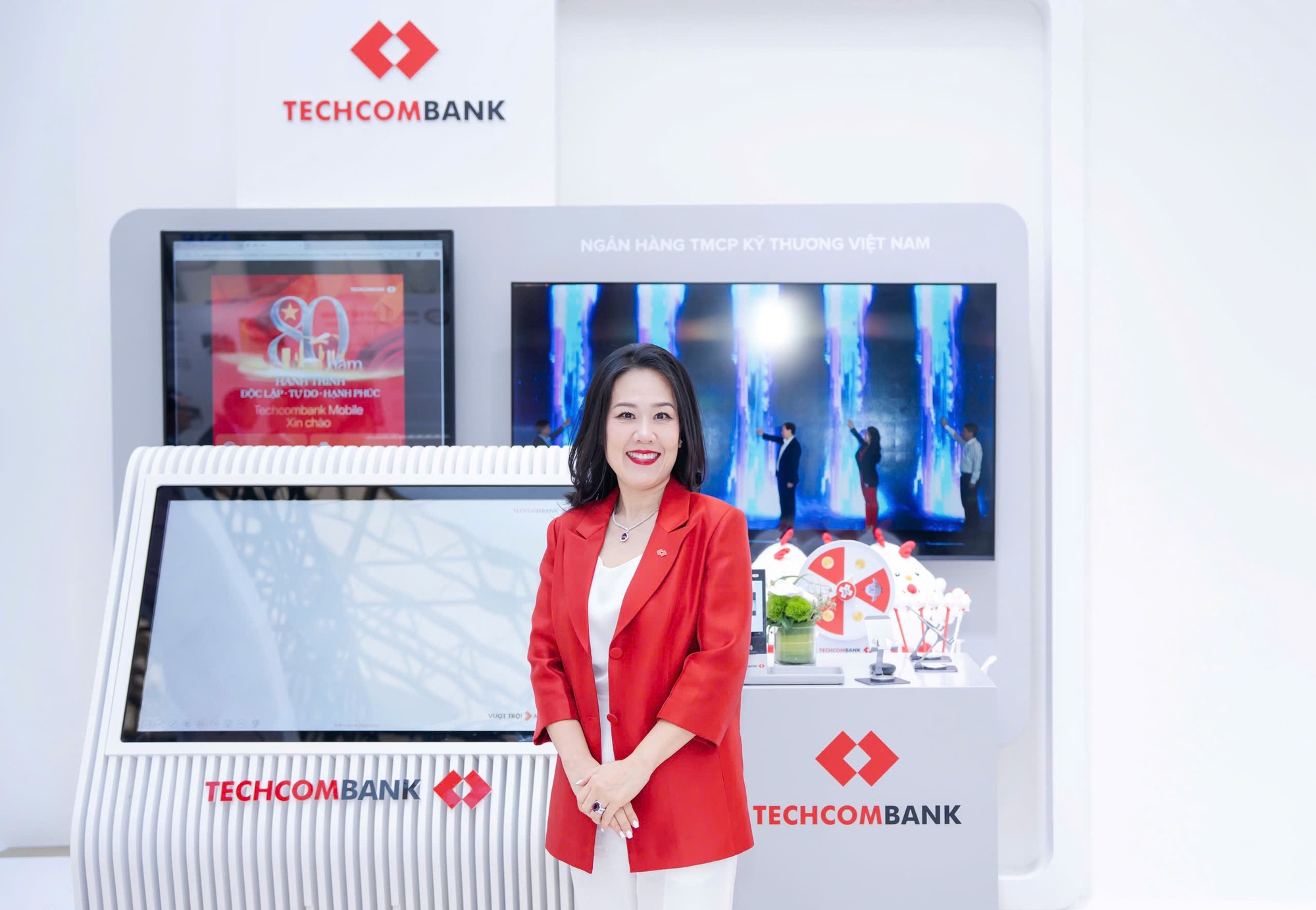 Techcombank ghi dấu ấn tại “Triển lãm thành tựu đất nước” - Ảnh 3.