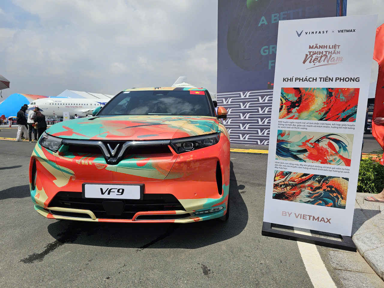 Cận cảnh dàn xe điện VinFast màu "độc lạ" lần đầu xuất hiện tại triển lãm lớn nhất lịch sử- Ảnh 13. Cận cảnh dàn xe điện VinFast màu "độc lạ" lần đầu xuất hiện tại triển lãm lớn nhất lịch sử- Ảnh 13.