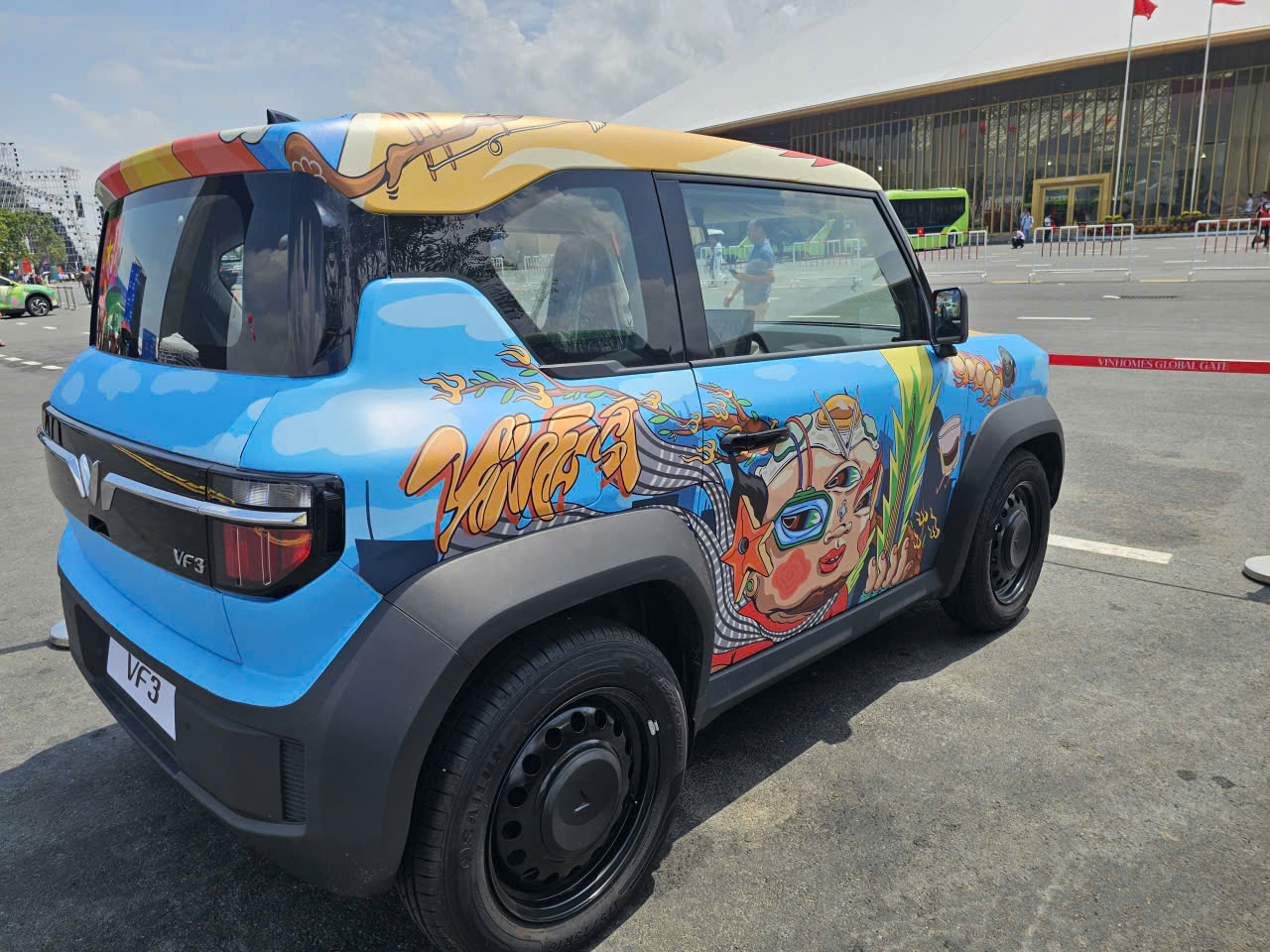Cận cảnh dàn xe điện VinFast màu "độc lạ" lần đầu xuất hiện tại triển lãm lớn nhất lịch sử- Ảnh 20. Cận cảnh dàn xe điện VinFast màu "độc lạ" lần đầu xuất hiện tại triển lãm lớn nhất lịch sử- Ảnh 20.