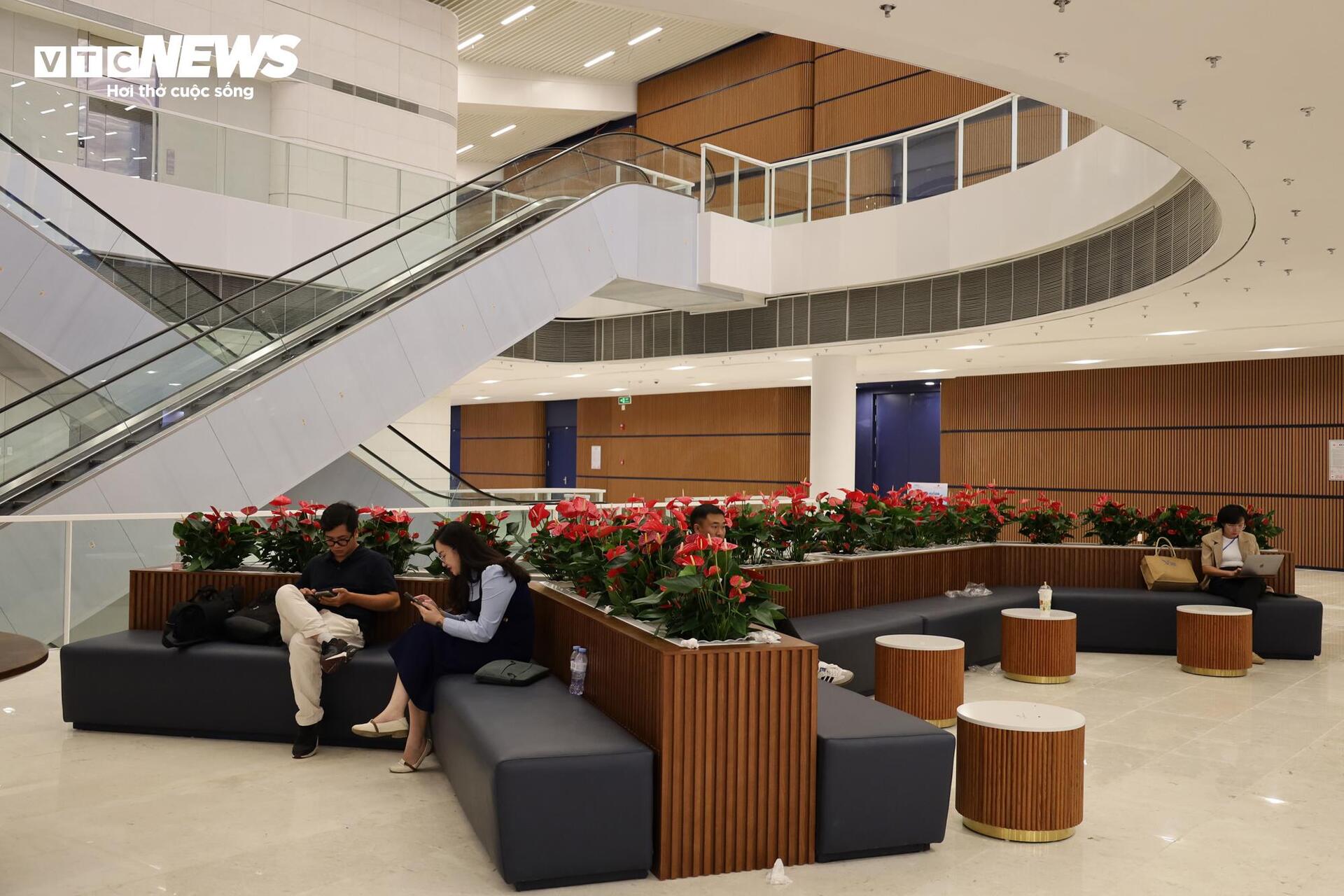 Cận cảnh trung tâm biểu diễn hiện đại bậc nhất Hải Phòng trị giá 2.300 tỷ đồng- Ảnh 28.