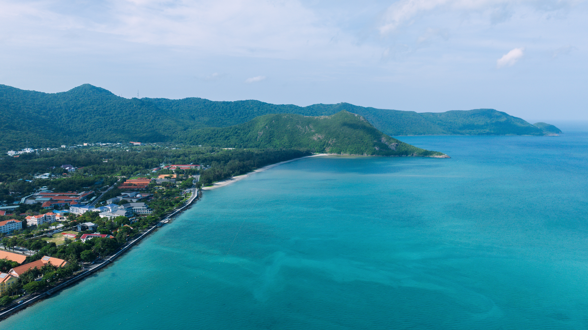 Sân bay duy nhất có đường bay nội thành, cất hạ cánh ngay bên bãi tắm- Ảnh 9.