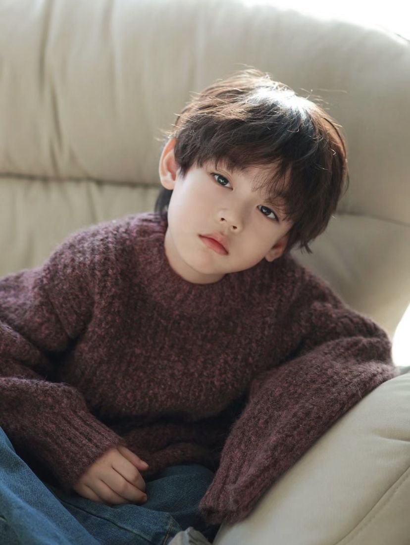 Muốn con trai mạnh mẽ, hãy để con rửa bát!- Ảnh 1. Muốn con trai mạnh mẽ, hãy để con rửa bát!- Ảnh 1.