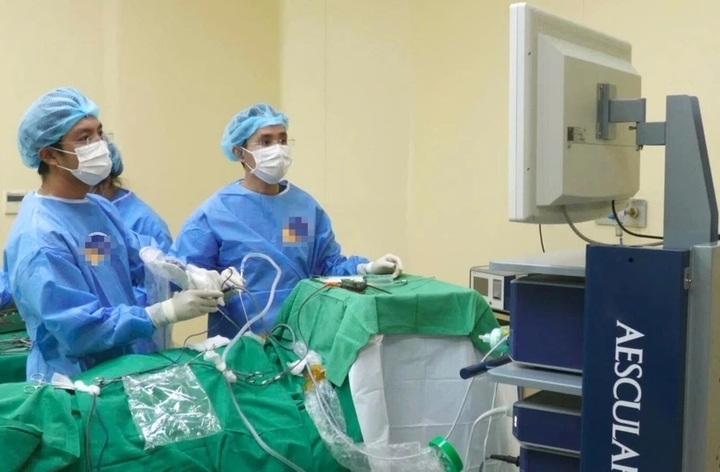 Nhìn mờ và đau đầu triền miên, cô gái không ngờ 'thủ phạm' trong não- Ảnh 1. Nhìn mờ và đau đầu triền miên, cô gái không ngờ 'thủ phạm' trong não- Ảnh 1.