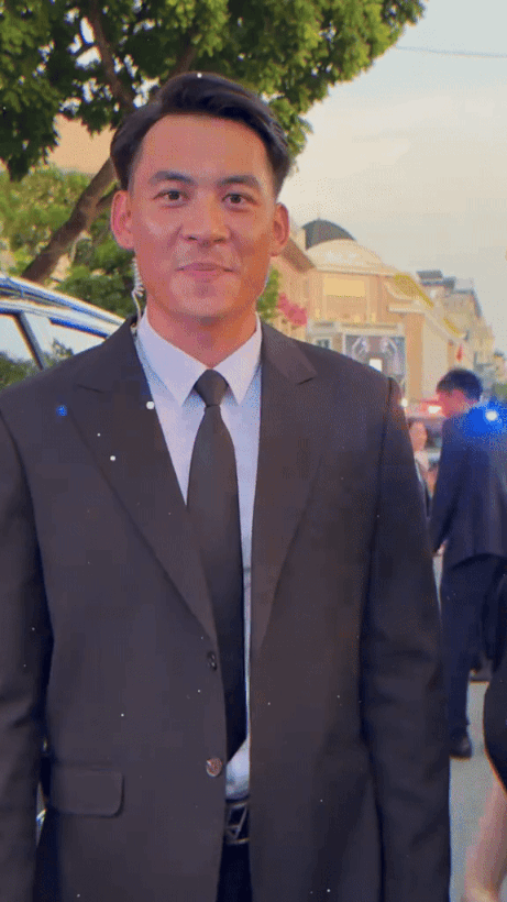 Visual tuyệt đối điện ảnh của nam cảnh vệ 1m85 trong đội hình Công an trình diễn chống khủng bố tại Hồ Gươm- Ảnh 5.