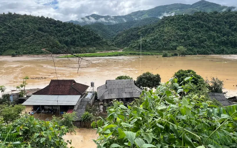 Mưa lũ ở Điện Biên khiến 10 người chết, thiệt hại 300 tỷ đồng - Ảnh 1.