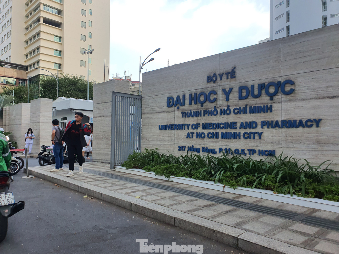 Không đạt ngưỡng yêu cầu, ĐH Y Dược TPHCM đề nghị hàng trăm thí sinh phải cung cấp minh chứng IELTS- Ảnh 1.