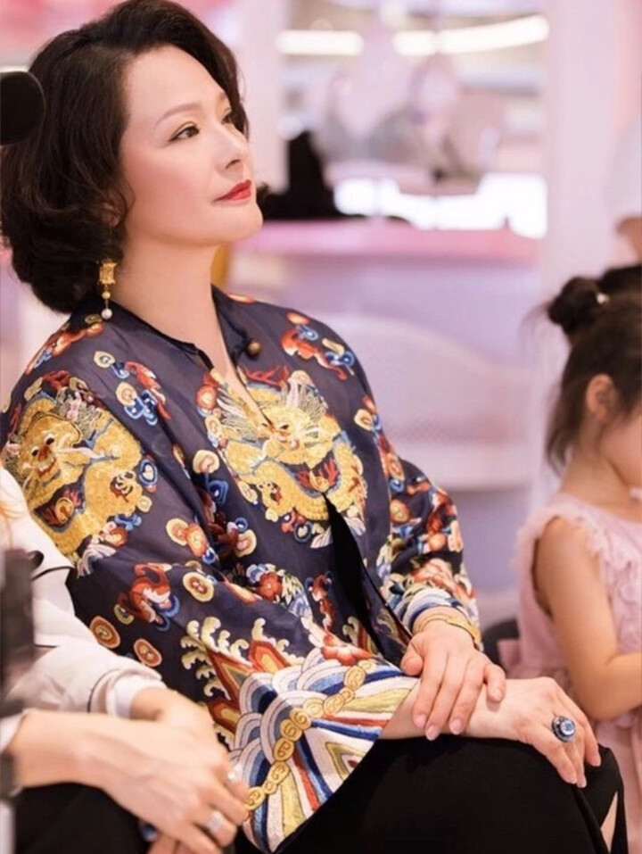 Vạn Thánh công chúa Tây Du Ký: 'Bà trùm' truyền thông, đời tư sóng gió- Ảnh 4. Vạn Thánh công chúa Tây Du Ký: 'Bà trùm' truyền thông, đời tư sóng gió- Ảnh 4.
