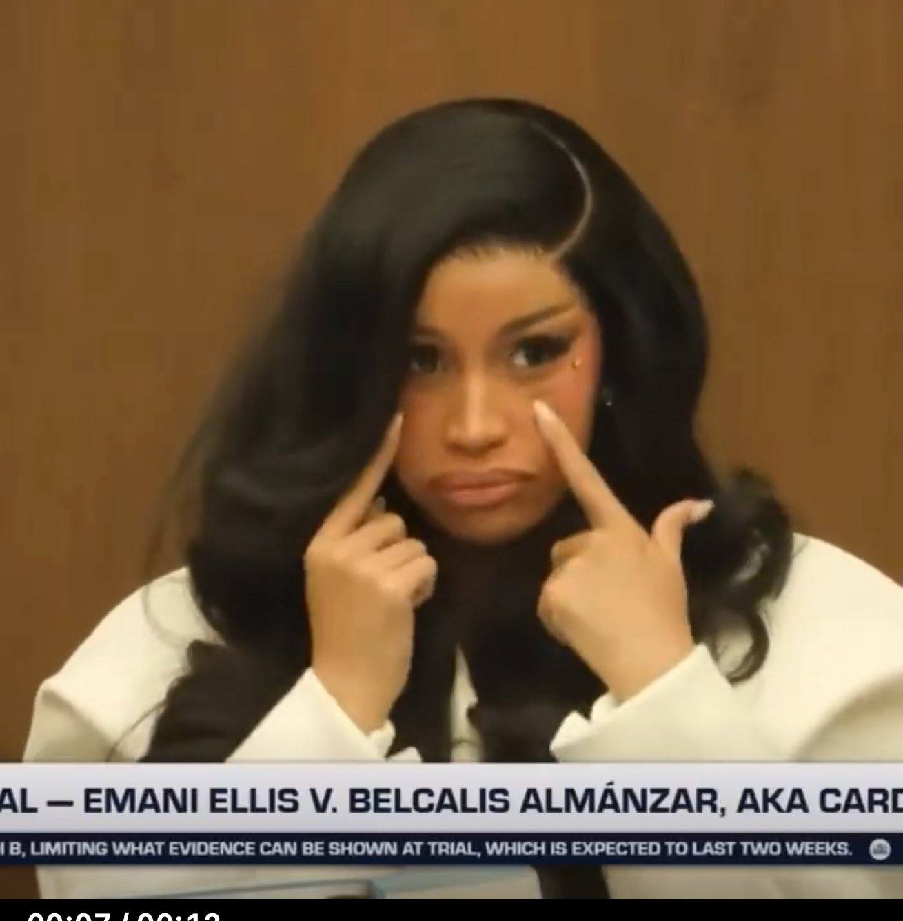 Thứ viral thứ 2 trong phiên tòa "mắc cười" của Cardi B- Ảnh 3.