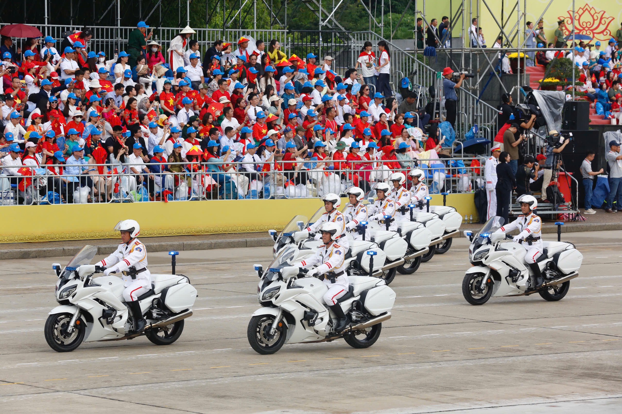 Hoành tráng Tổng duyệt diễu binh, diễu hành kỷ niệm 80 năm Quốc khánh - Ảnh 14.