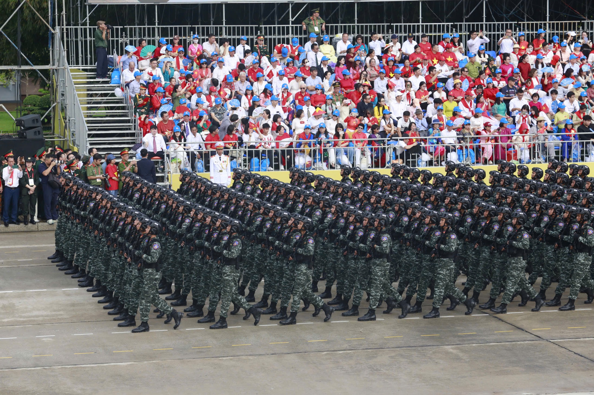 Hoành tráng Tổng duyệt diễu binh, diễu hành kỷ niệm 80 năm Quốc khánh - Ảnh 13.