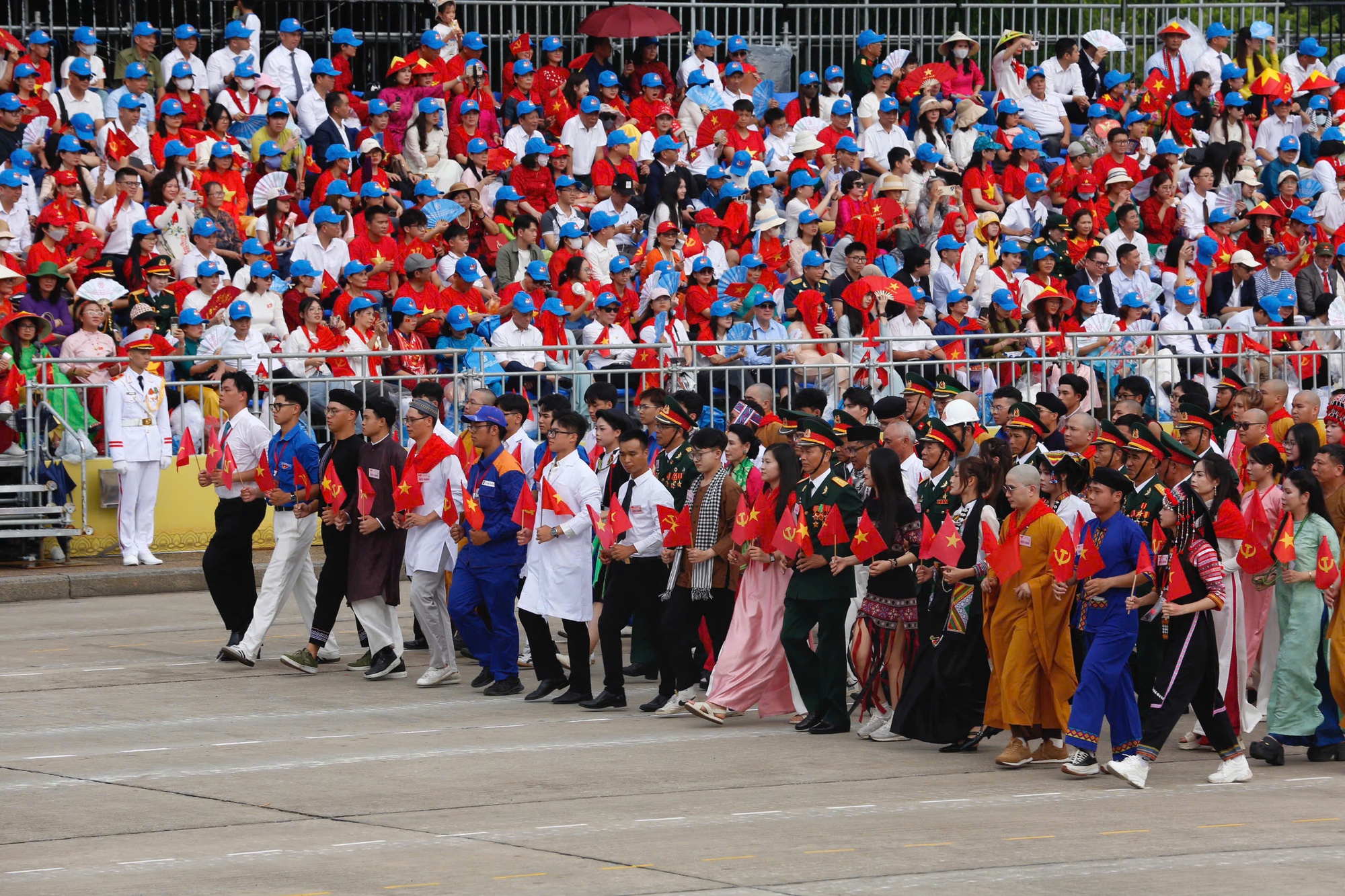Hoành tráng Tổng duyệt diễu binh, diễu hành kỷ niệm 80 năm Quốc khánh - Ảnh 20.