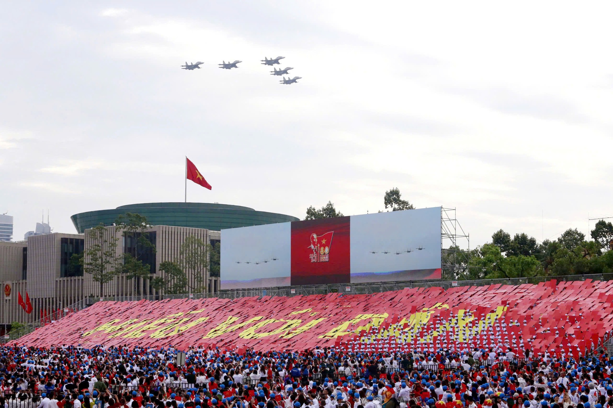 Hoành tráng Tổng duyệt diễu binh, diễu hành kỷ niệm 80 năm Quốc khánh - Ảnh 2.