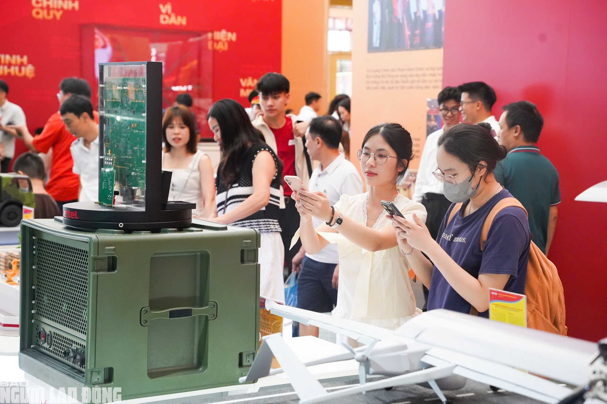 Viettel ra mắt vũ khí hiện đại tại Triển lãm 80 năm thành tựu đất nước - Ảnh 14. Viettel ra mắt vũ khí hiện đại tại Triển lãm 80 năm thành tựu đất nước - Ảnh 14.