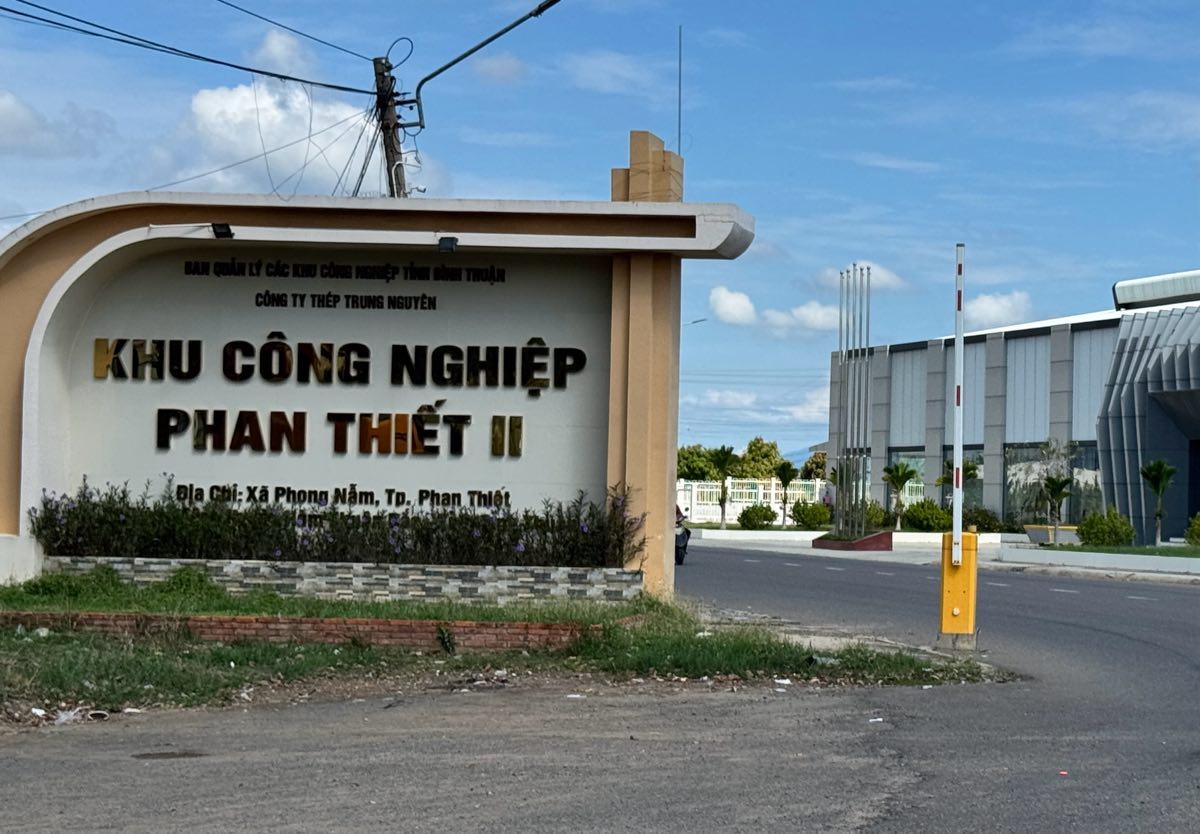 Khu công nghiệp Phan Thiết 2 bị “điểm mặt” vì vi phạm môi trường- Ảnh 1. Khu công nghiệp Phan Thiết 2 bị “điểm mặt” vì vi phạm môi trường- Ảnh 1.