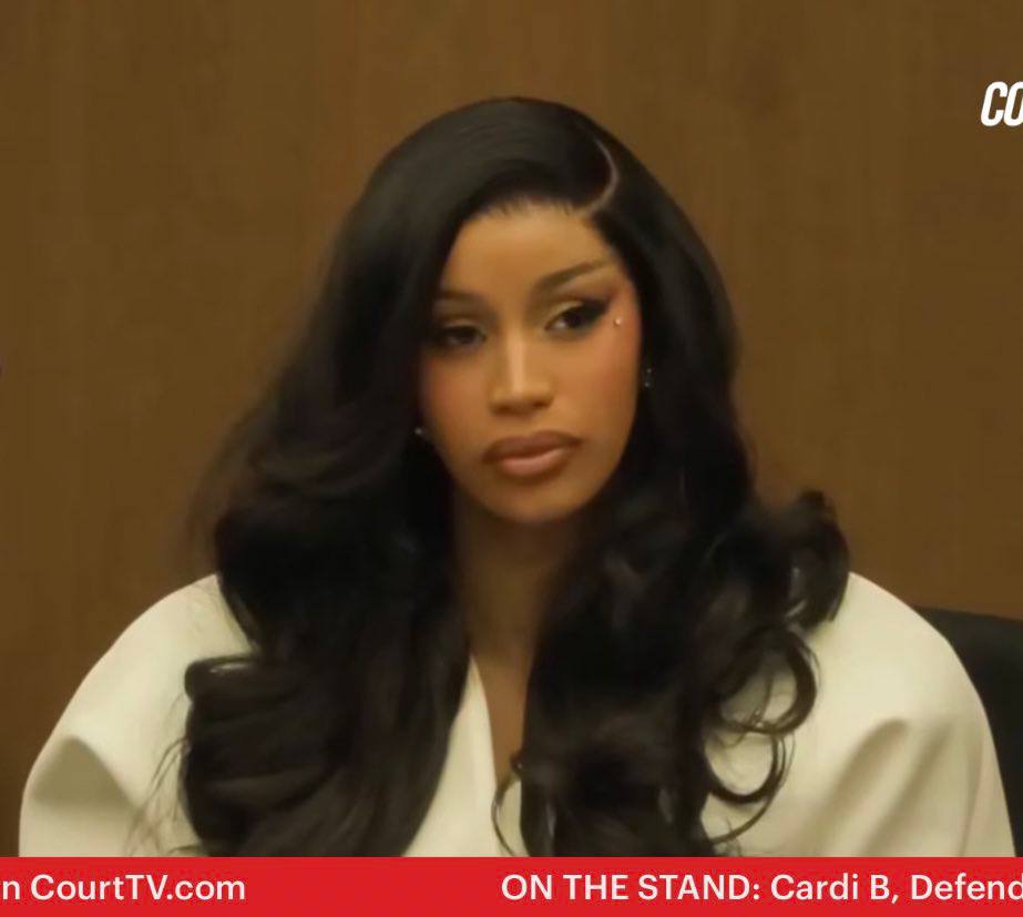 Thứ viral thứ 2 trong phiên tòa "mắc cười" của Cardi B- Ảnh 1.
