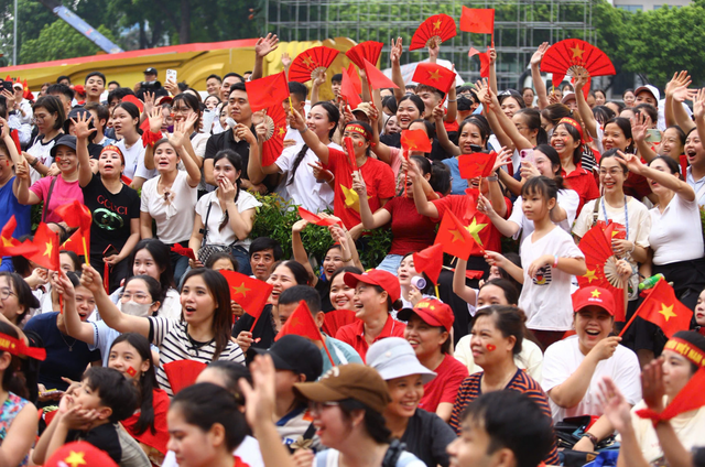 Nhận quà 100.000 đồng dịp 2/9 bằng tiền mặt ở đâu, cần mang giấy tờ gì?- Ảnh 1.