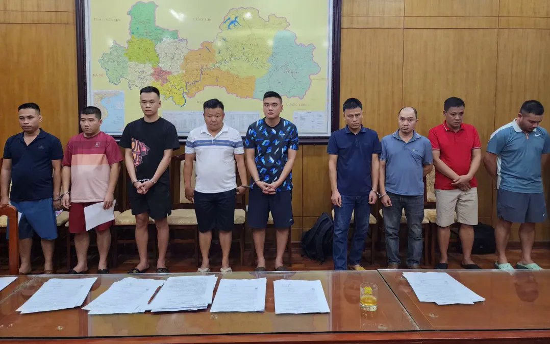 Bắc Ninh triệt phá đường dây cá độ bóng đá hơn 400 tỷ đồng trên mạng - Ảnh 1.