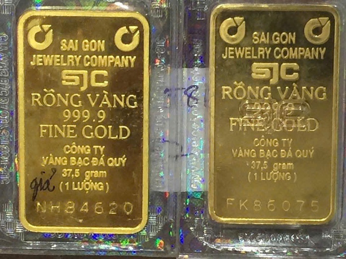 Giá vàng miếng SJC tự do vượt 133 triệu đồng/lượng, chợ mua bán vàng trên mạng "nóng rực"- Ảnh 2. Giá vàng miếng SJC tự do vượt 133 triệu đồng/lượng, chợ mua bán vàng trên mạng "nóng rực"- Ảnh 2.