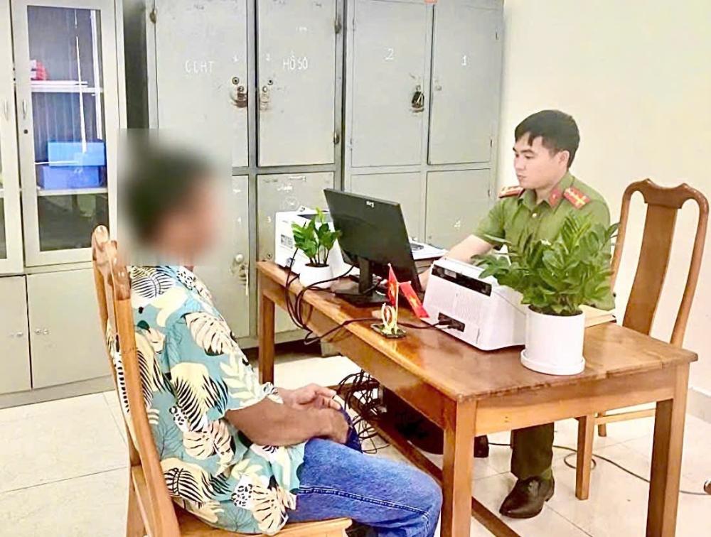 Đăng tin sai sự thật trên mạng xã hội, một công dân ở Hà Tĩnh vừa bị xử phạt- Ảnh 1. Đăng tin sai sự thật trên mạng xã hội, một công dân ở Hà Tĩnh vừa bị xử phạt- Ảnh 1.