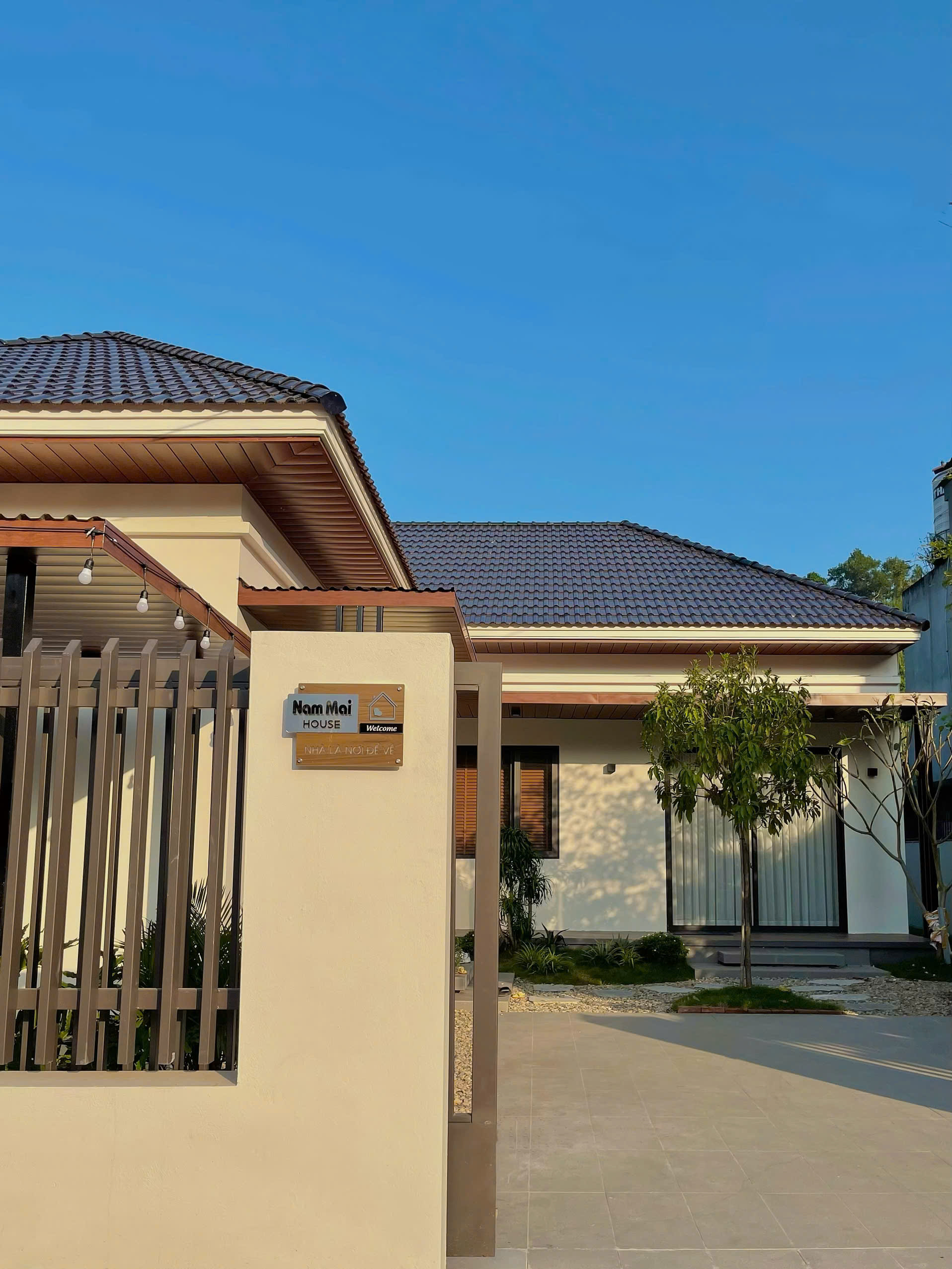 6 năm ở TP.HCM kiếm đủ tiền mua 2 mảnh đất, cặp vợ chồng về Lào Cai xây nhà 2,1 tỷ đồng đẹp như mơ: Chênh lệch thu nhập gây bất ngờ!- Ảnh 2. 6 năm ở TP.HCM kiếm đủ tiền mua 2 mảnh đất, cặp vợ chồng về Lào Cai xây nhà 2,1 tỷ đồng đẹp như mơ: Chênh lệch thu nhập gây bất ngờ!- Ảnh 2.