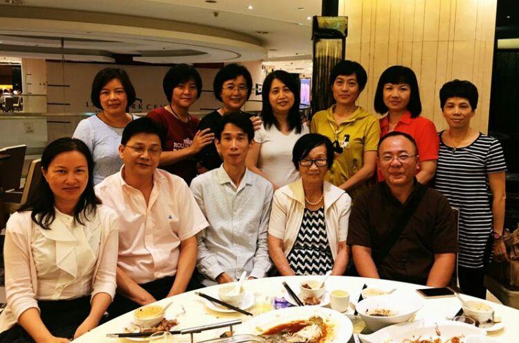 Sự thật đau lòng được tiết lộ tại buổi họp mặt 20 năm: 3 cạm bẫy khiến việc nuôi dạy con thành công cốc- Ảnh 1. Sự thật đau lòng được tiết lộ tại buổi họp mặt 20 năm: 3 cạm bẫy khiến việc nuôi dạy con thành công cốc- Ảnh 1.