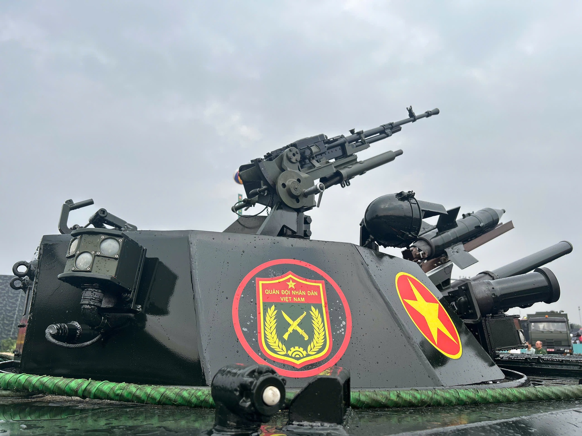 Xe chiến đấu bộ binh XCB-01 do Việt Nam sản xuất có gì đặc biệt?- Ảnh 7. Xe chiến đấu bộ binh XCB-01 do Việt Nam sản xuất có gì đặc biệt?- Ảnh 7.