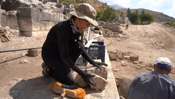 Phát hiện nhà hát sức chứa 2.500 người chôn vùi dưới 4 mét đất - Ảnh 3.