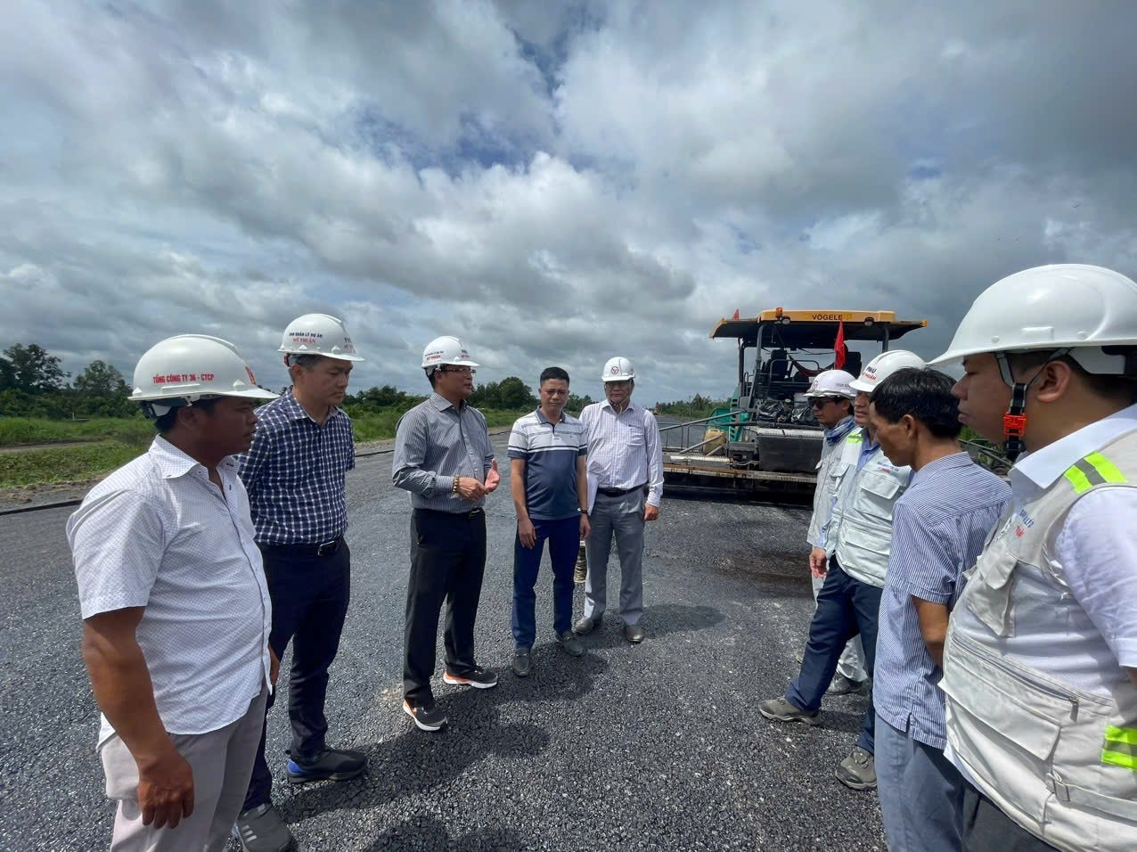 Cao tốc Cần Thơ - Hậu Giang - Cà Mau: Hàng ngàn kỹ sư, công nhân thi công xuyên lễ 2/9 3 Cao tốc Cần Thơ - Hậu Giang - Cà Mau: Hàng ngàn kỹ sư, công nhân thi công xuyên lễ 2/9