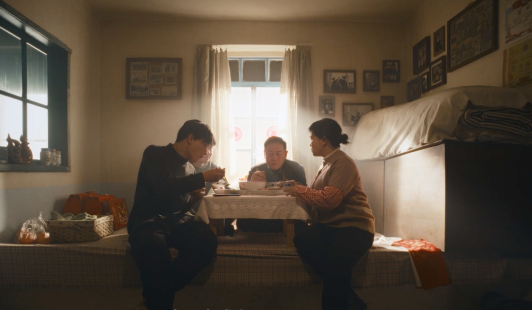 Có những đứa trẻ lớn lên chỉ để… đếm ngày rời khỏi nhà- Ảnh 2.