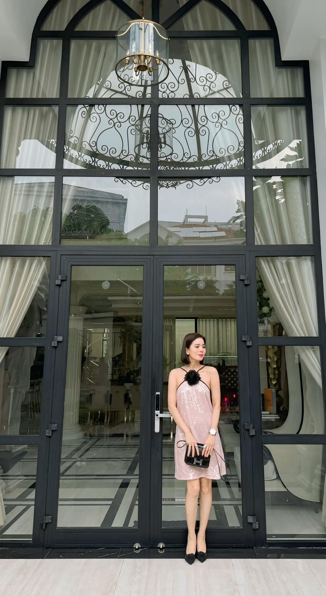 Bên trong tổ ấm trăm tỷ, rộng 600m2 Lệ Quyên sống với người tình kém 12 tuổi: Lộ diện căn phòng đặc biệt!- Ảnh 3.