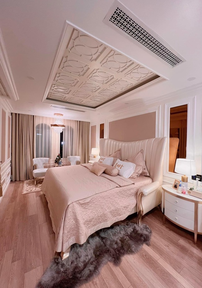 Bên trong tổ ấm trăm tỷ, rộng 600m2 Lệ Quyên sống với người tình kém 12 tuổi: Lộ diện căn phòng đặc biệt!- Ảnh 11.