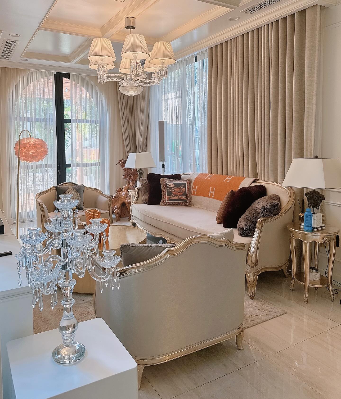 Bên trong tổ ấm trăm tỷ, rộng 600m2 Lệ Quyên sống với người tình kém 12 tuổi: Lộ diện căn phòng đặc biệt!- Ảnh 6.