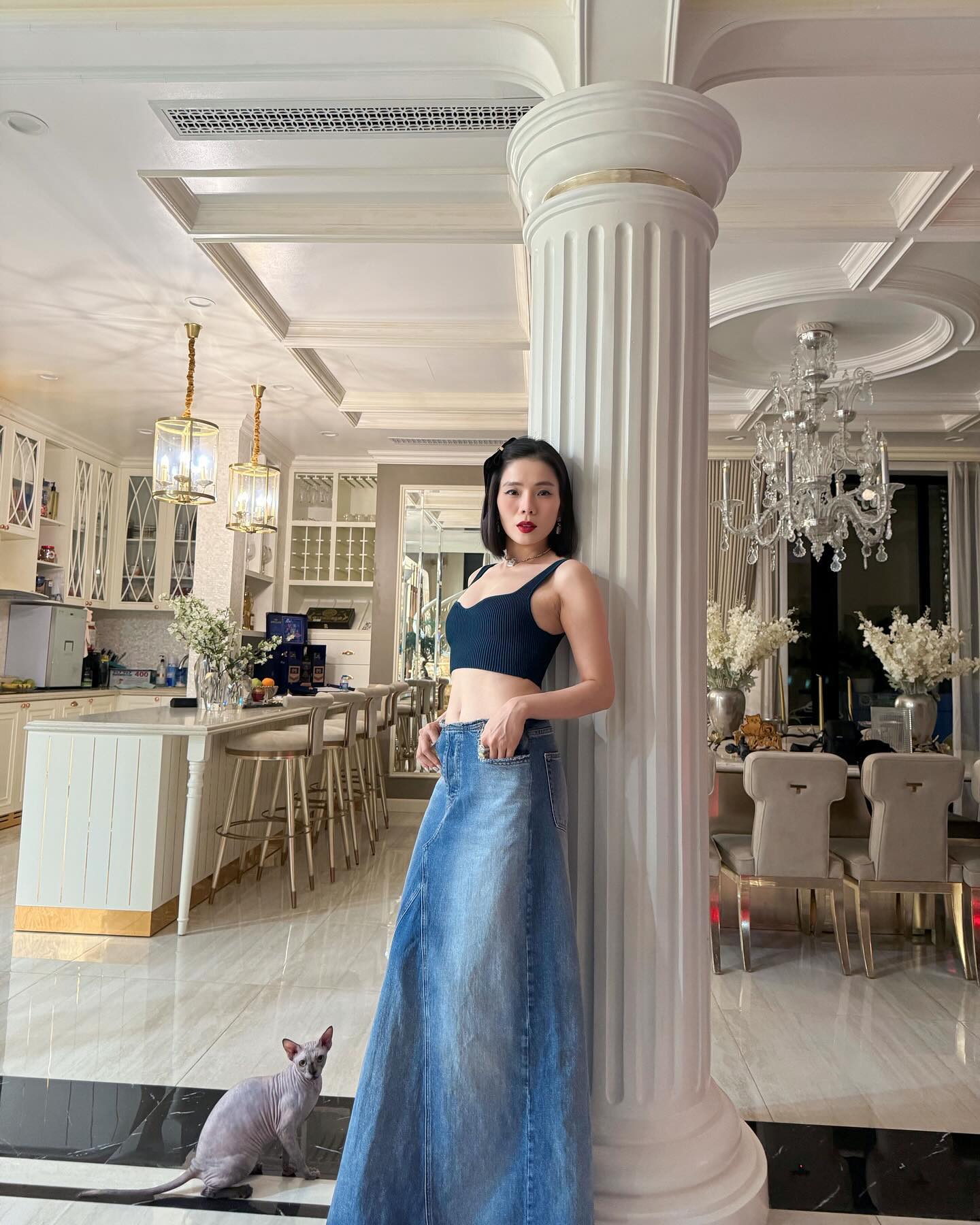 Bên trong tổ ấm trăm tỷ, rộng 600m2 Lệ Quyên sống với người tình kém 12 tuổi: Lộ diện căn phòng đặc biệt!- Ảnh 9.