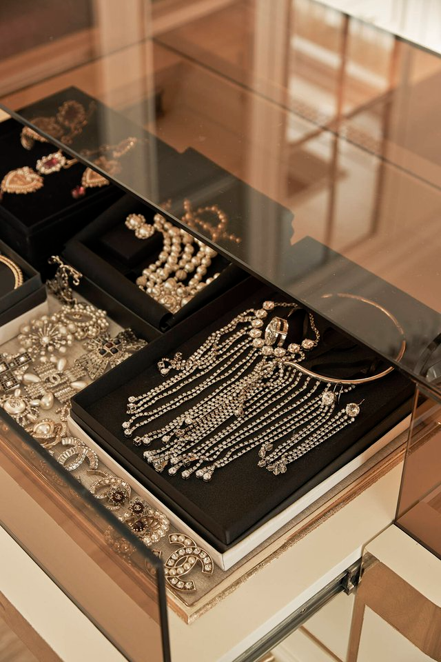 Bên trong tổ ấm trăm tỷ, rộng 600m2 Lệ Quyên sống với người tình kém 12 tuổi: Lộ diện căn phòng đặc biệt!- Ảnh 13.