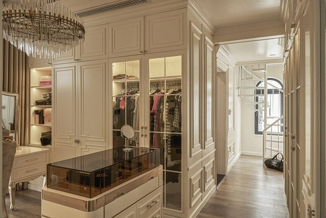 Bên trong tổ ấm trăm tỷ, rộng 600m2 Lệ Quyên sống với người tình kém 12 tuổi: Lộ diện căn phòng đặc biệt!- Ảnh 12.