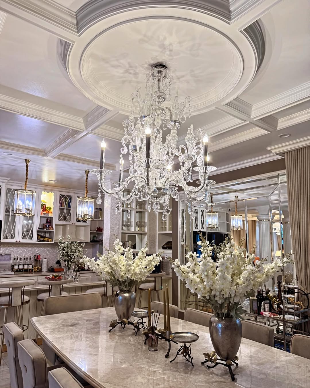 Bên trong tổ ấm trăm tỷ, rộng 600m2 Lệ Quyên sống với người tình kém 12 tuổi: Lộ diện căn phòng đặc biệt!- Ảnh 5.