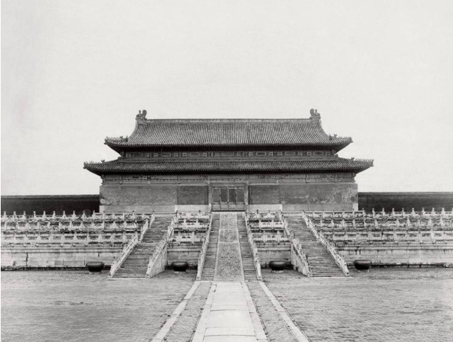 15 bức ảnh hiếm của hoàng cung nhà Thanh thời kỳ suy tàn: Không giống phim, ai nhìn cũng có cảm giác này- Ảnh 1.