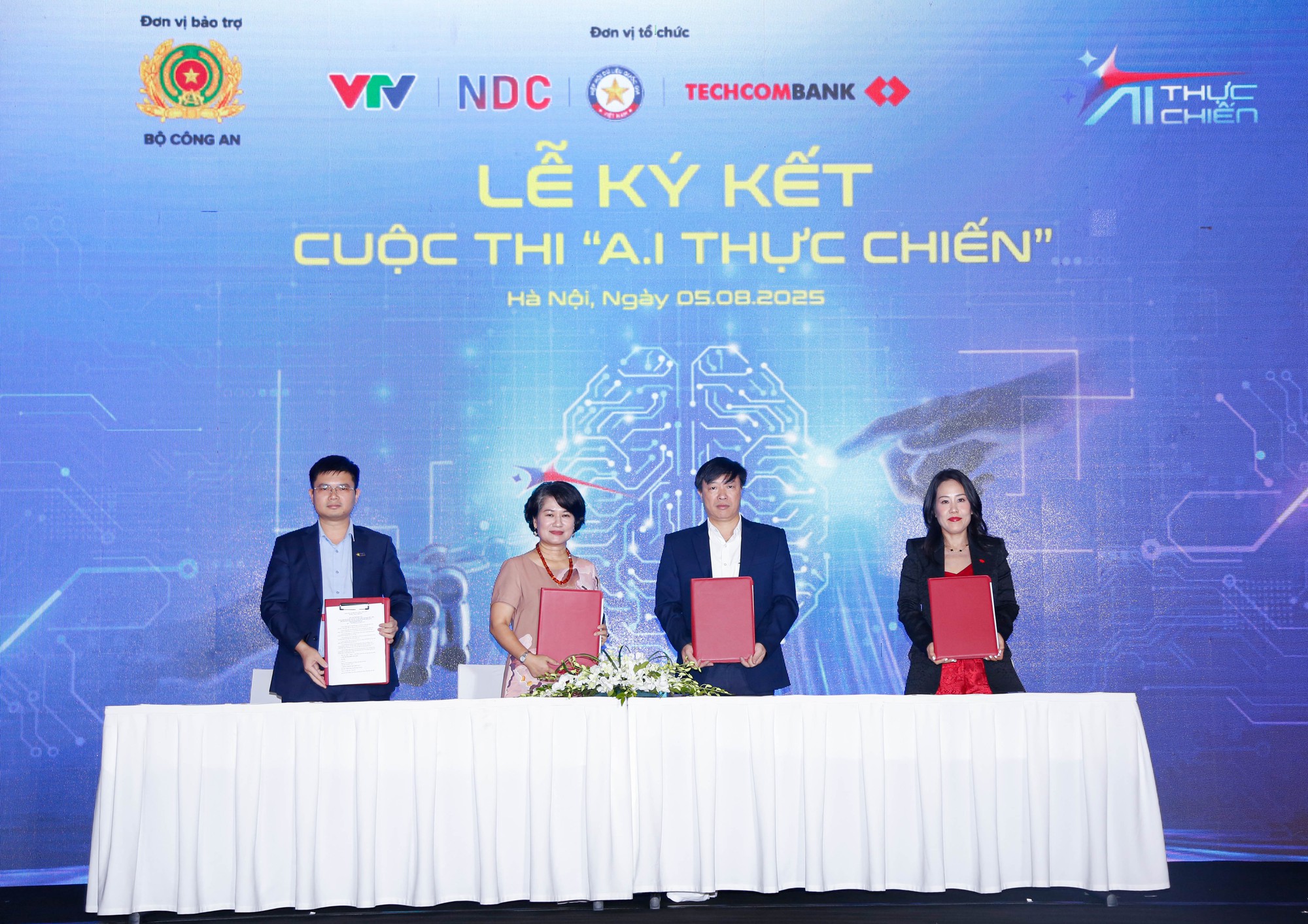 Quán quân "A.I thực chiến" sẽ được làm việc tại Techcombank & hệ sinh thái và cơ hội trở thành triệu phú USD trước tuổi 30 - Ảnh 2.