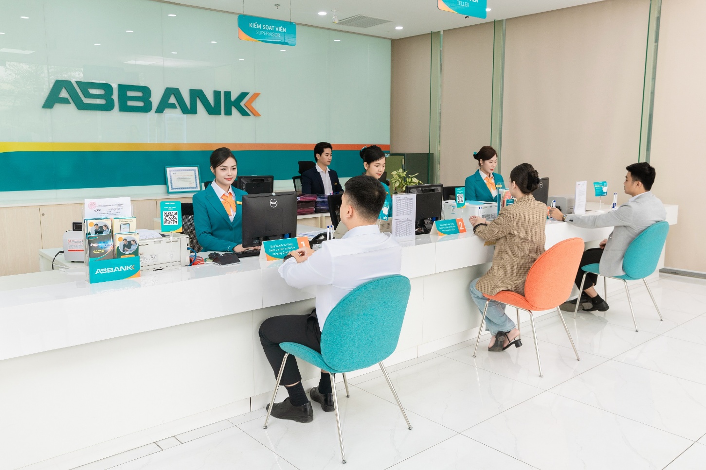 ABBANK được Wells Fargo vinh danh ngân hàng có chất lượng thanh toán quốc tế xuất sắc - Ảnh 1.