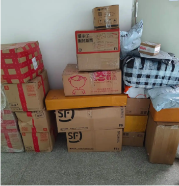 Shipper liên tiếp đặt đơn online rồi hoàn hàng nhưng giữ lại 800 món quà tặng kèm, trị giá 1,4 tỷ đồng: Tòa phán "cấu thành tội hình sự" - Ảnh 2.
