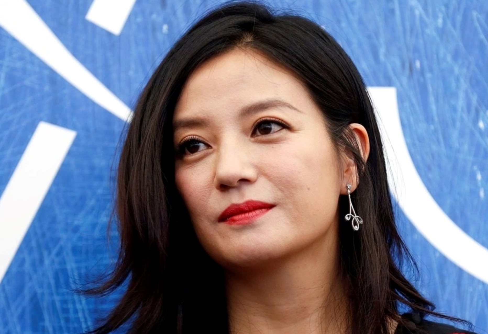 Triệu Vy bị toà án Bắc Kinh đóng băng lượng cổ phiếu trị giá hơn 50 tỷ đồng- Ảnh 2.