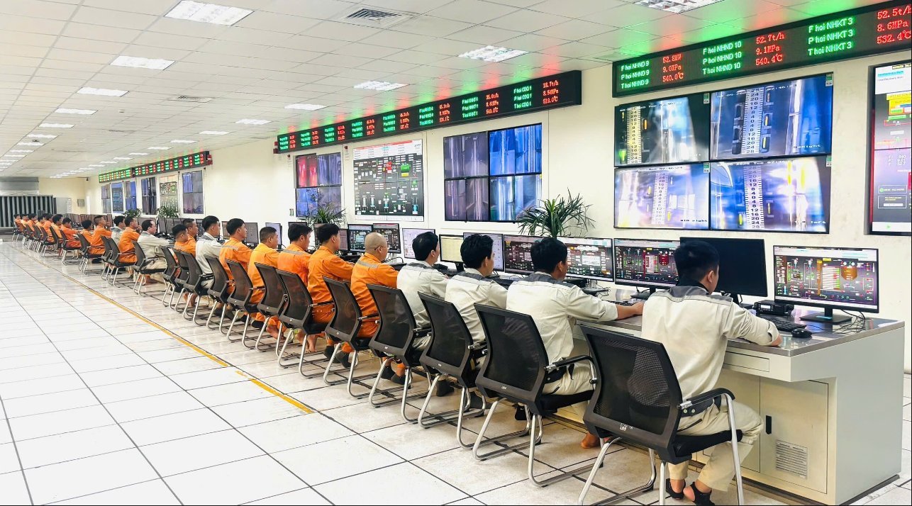 Hòa Phát tự chủ 90% điện sản xuất, tiết kiệm 3.500 tỷ đồng - Ảnh 1.