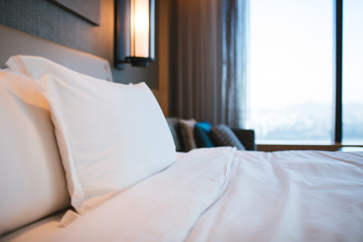 "Ngay khi tôi bước vào khách sạn, tôi ném nó vào góc": Bí mật ẩn sau vẻ hào nhoáng và sự thật ít người biết trong phòng khách sạn- Ảnh 1.