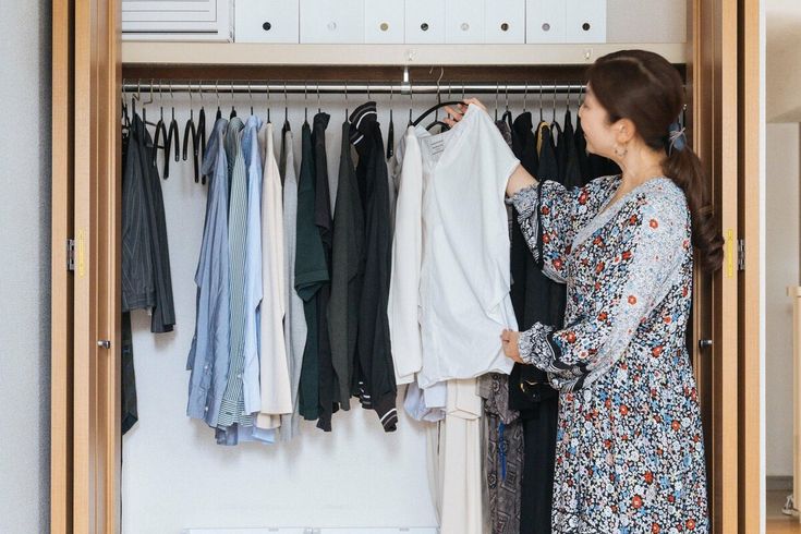 Tủ đồ tối giản bắt đầu từ đây: 5 món quần áo càng giữ càng phí tiền và diện tích- Ảnh 3. Tủ đồ tối giản bắt đầu từ đây: 5 món quần áo càng giữ càng phí tiền và diện tích- Ảnh 3.