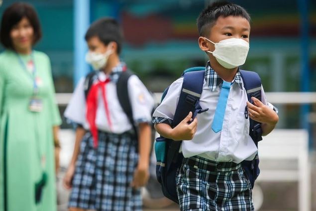 Phụ huynh tranh cãi "ỏm tỏi" có nên mua món đồ này cho con: 1 giáo viên nói thẳng "lãng phí", "tốn tiền"! - Ảnh 1.